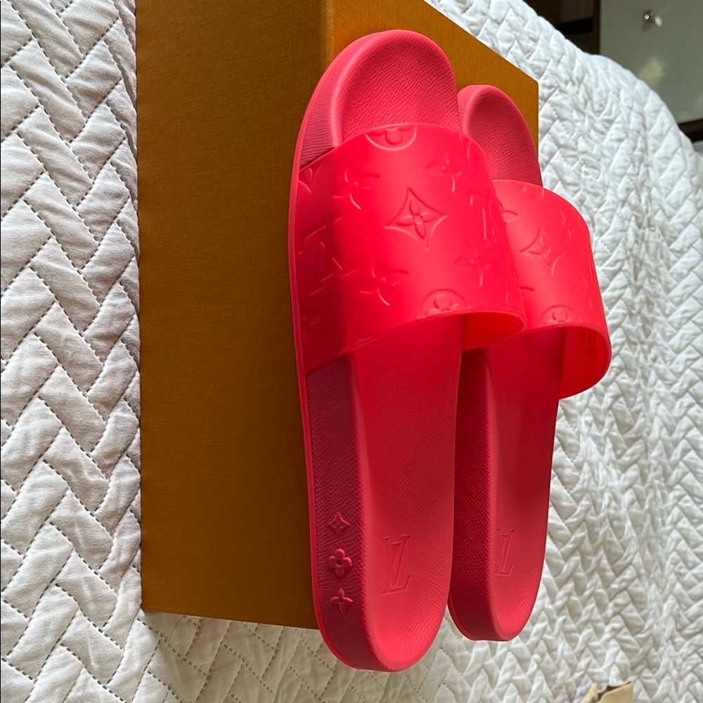 Louis Vuitton Pink Slide Sandals - Picture 2 of 6